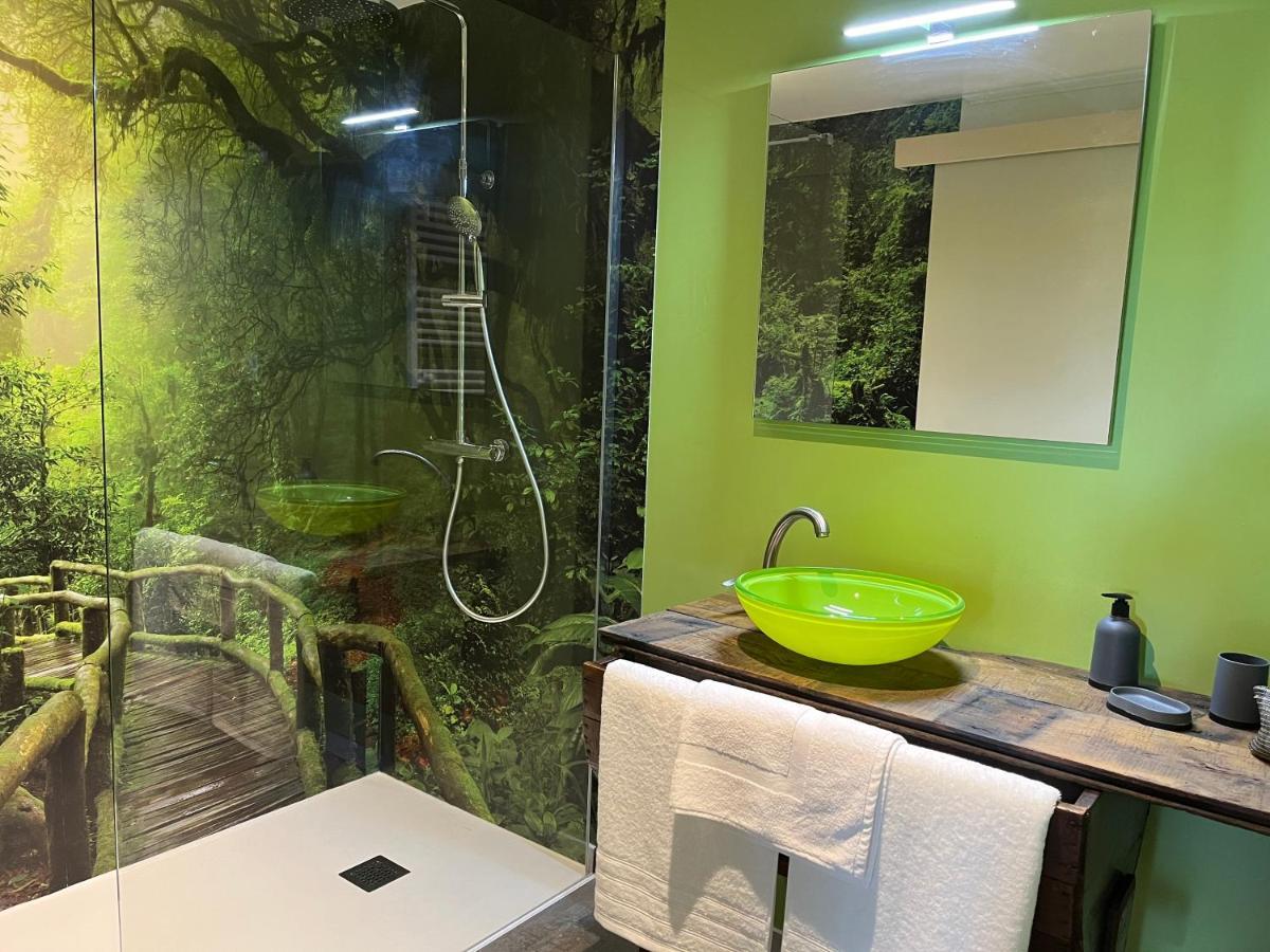 Maison D'Hote Avec Sauna Et Jacuzzi A La Campagne Les Portes du Coglais Екстериор снимка