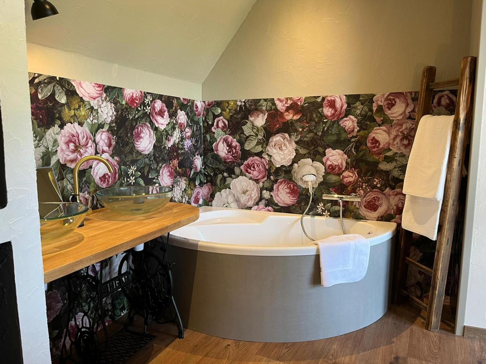 Maison D'Hote Avec Sauna Et Jacuzzi A La Campagne Les Portes du Coglais Екстериор снимка