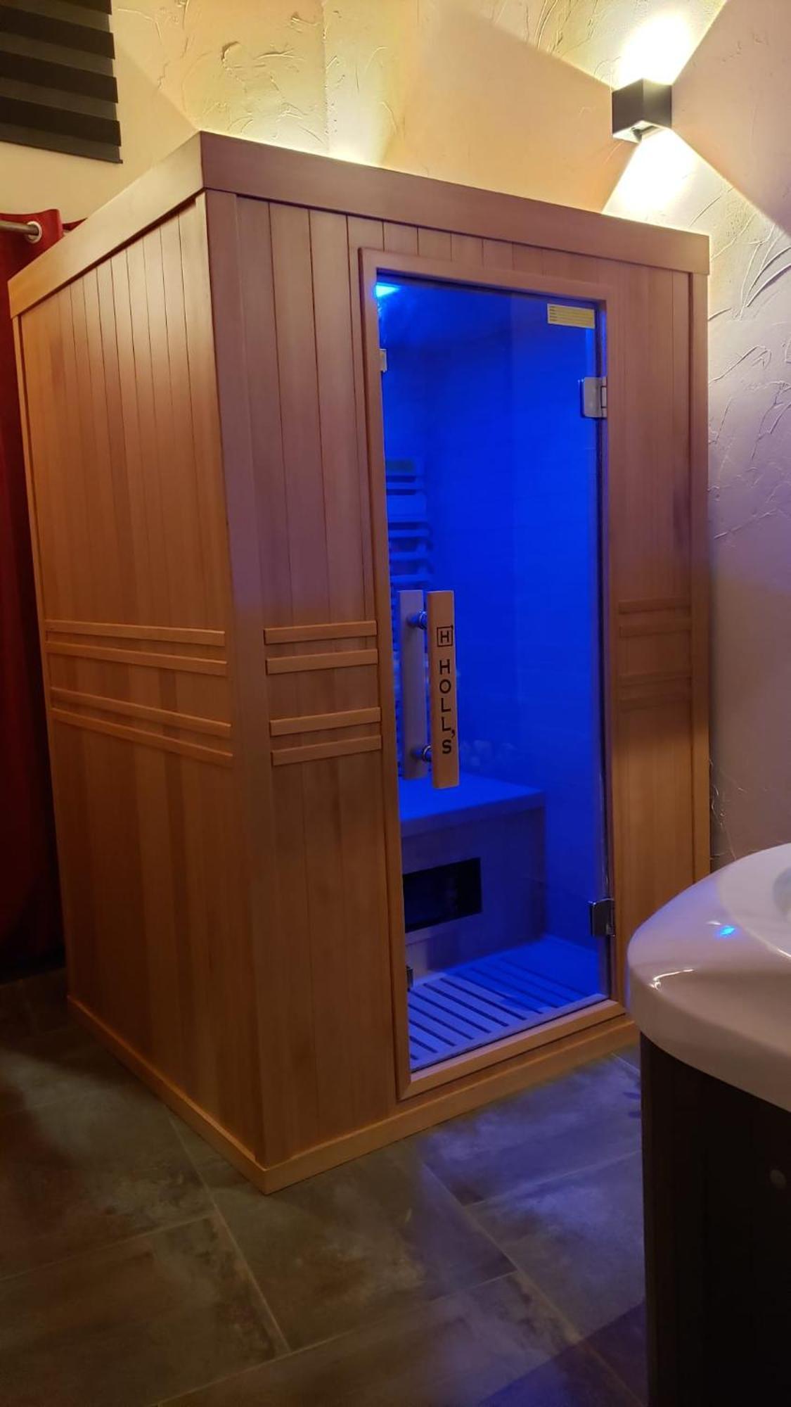 Maison D'Hote Avec Sauna Et Jacuzzi A La Campagne Les Portes du Coglais Екстериор снимка